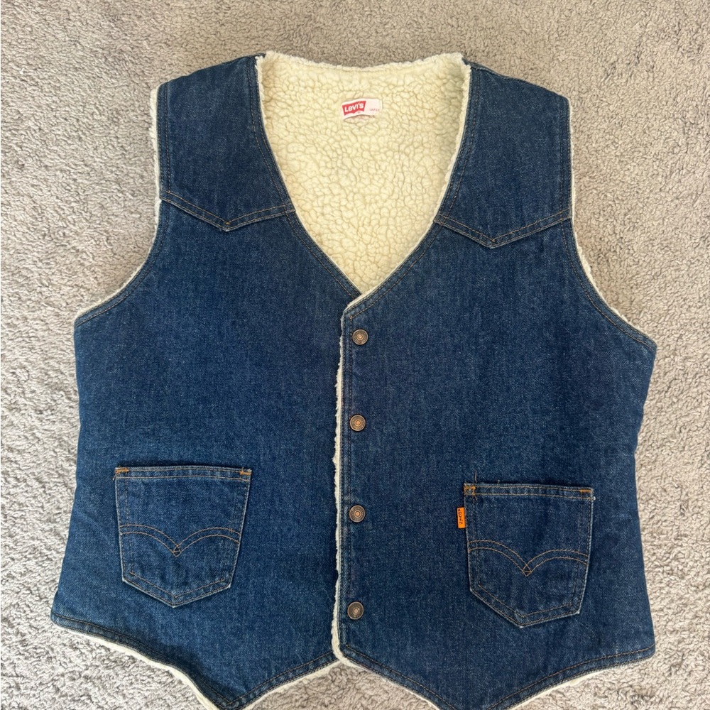 Vintage Levi's Dark Blue Denim Vest with Cream Sherpa Lining
